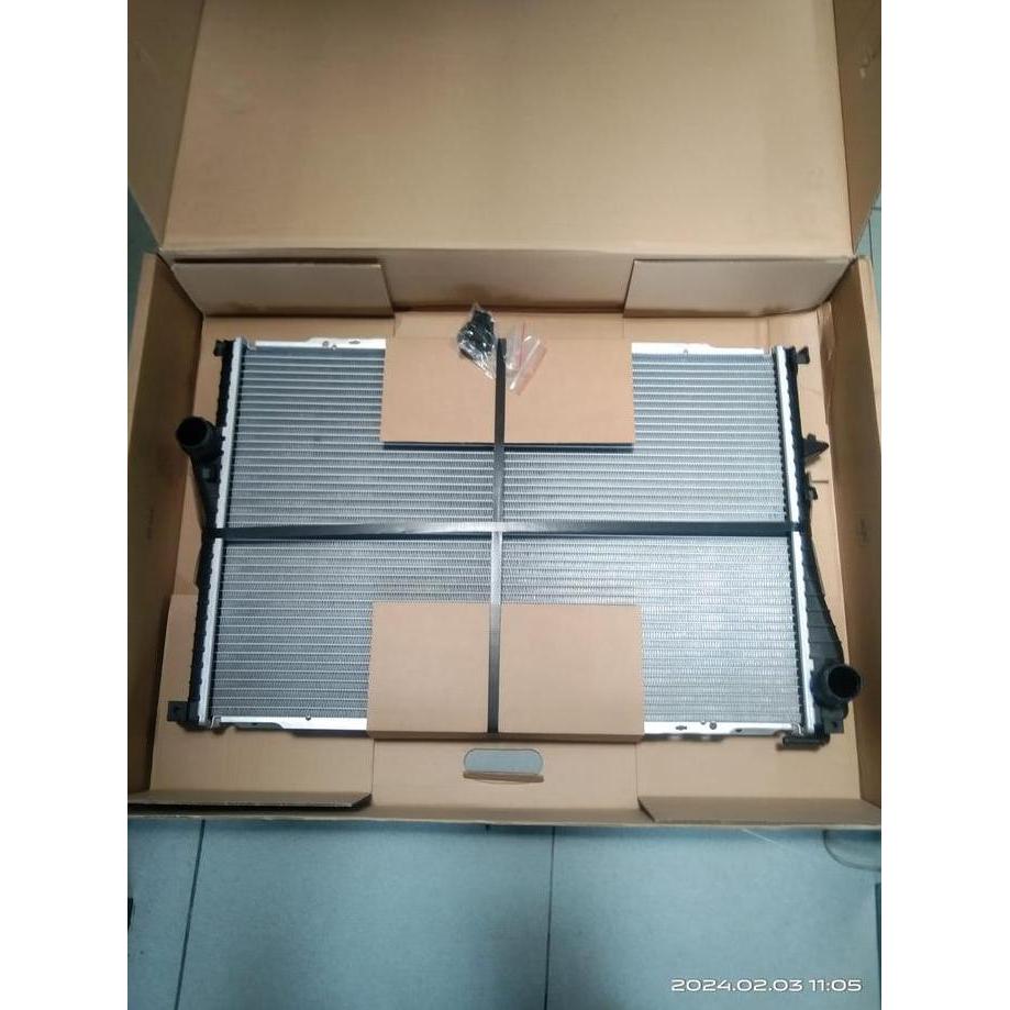 RADIATOR BMW E39 NEW 17111436062