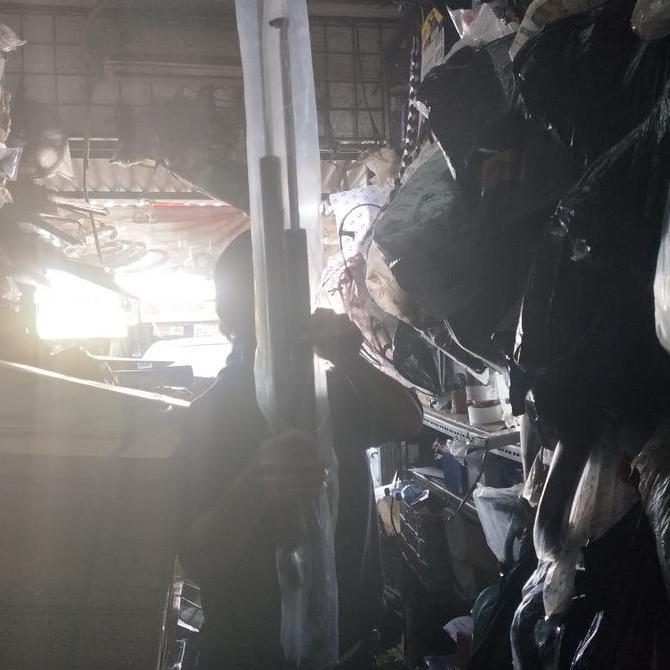 Shock Skok Pintu Bagasi Kia Pregio Travello