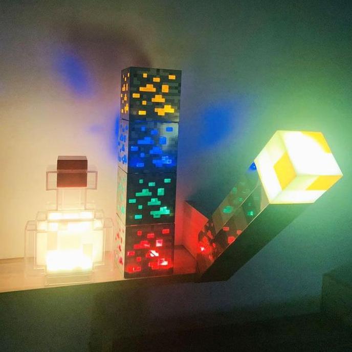 Lampu minecraft torch, bee, creeper, axolotl, potion, ore