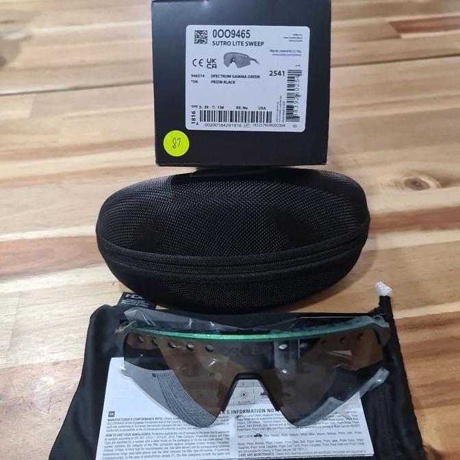 KACAMATA OAKLEY SUTRO LITE SWEEP
