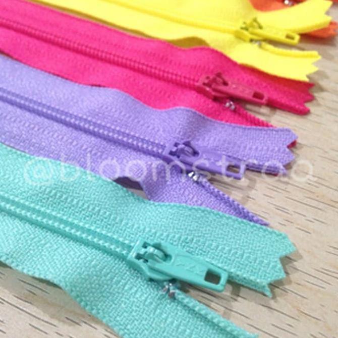 Zipper YKK no 3 16inch 40cm Lusinan resleting YKK seleting YKK 40 cm