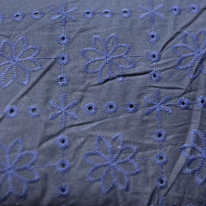 (0,5) Kain Katun Bordir Premium / Katun Bolong | Motif ktak-kotak Bunga Adem & Halus | Pewaris Texti