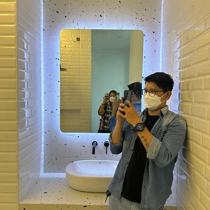 Cermin Dinding Kamar Mandi LED