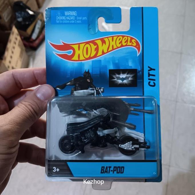 HOT WHEELS BATMAN BATPOD + FIGURE RARE