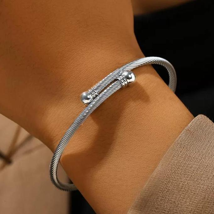 Gelang Bracelet Titanium Baja Perak yang Trendi untuk Pria dan Wanita Gelang Pasangan Mewah [terbaik