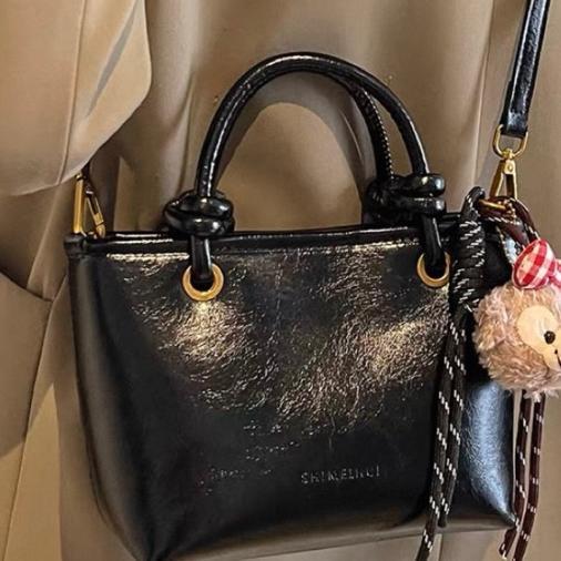 Maghi.Id - Aila Bag | Free Gantungan Boneka | Hand And Sling Bag | Tas Wanita Selempang
