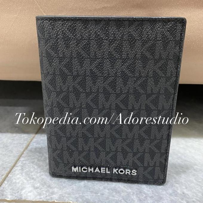 MK Jet Set Travel MD Passport Case Original