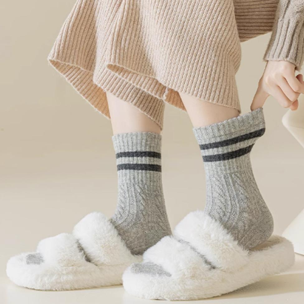 New Arrival YjhKaus Kaki Gaya Korea Kaus Kaki Kasual Wanita
