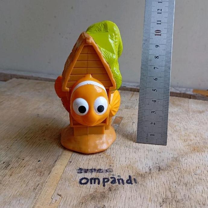 FIGURE KARTUN FINDING NEMO MCDONALDS 2004 CS99