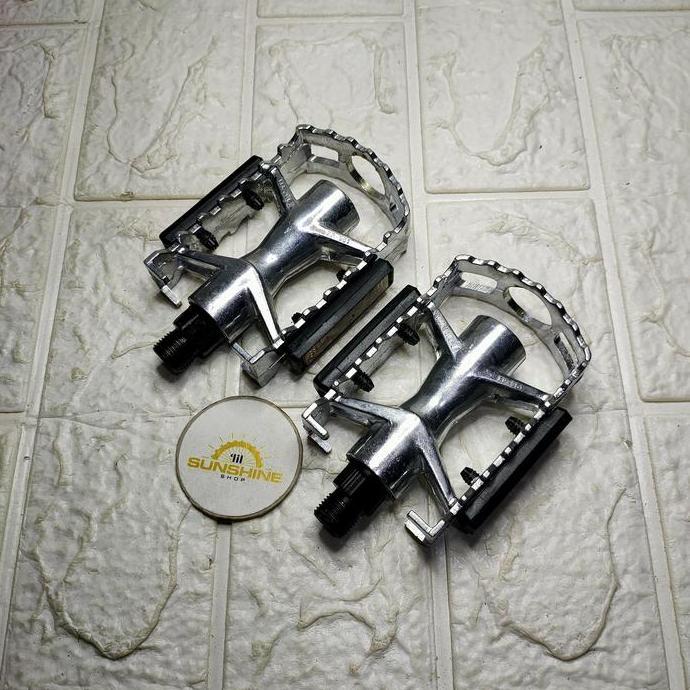 Pedal Alloy ETERNA Silver As Besar 9/16 Untuk Crank Gir Tengah As BB Kotak Dan HT2 Model Jadul Vinta
