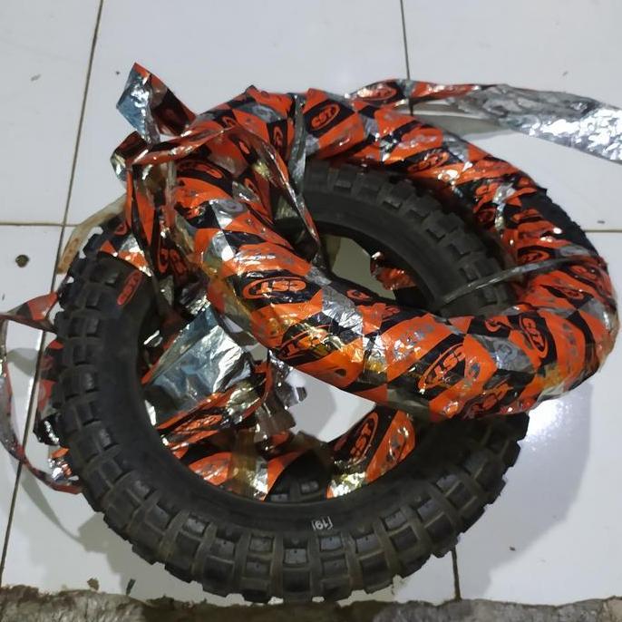 BAN LUAR CST UKURAN 2.50/10 RING 10 VESPA PTS CORSA PX NOS PACUL SATU CAKRA