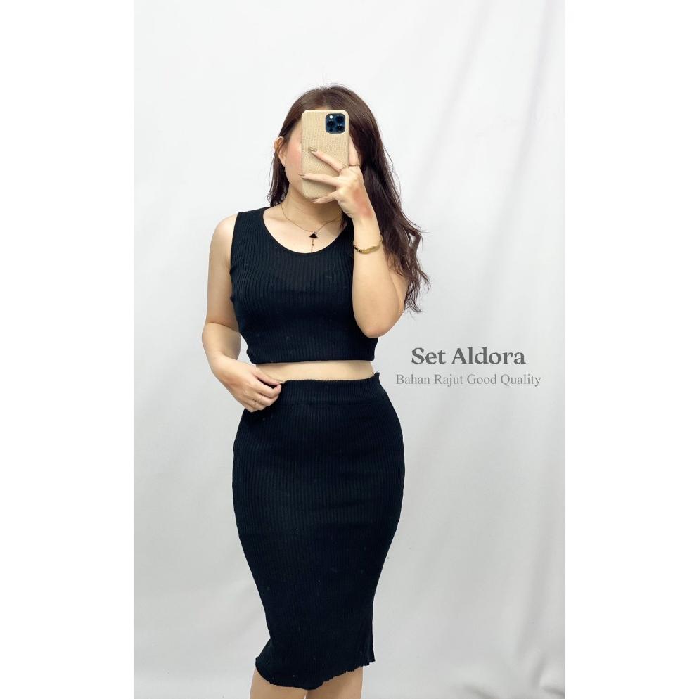 Toply shop Setelan wanita crop + celana rok spans  / Setelan korea style crop top bodycon Terbaru