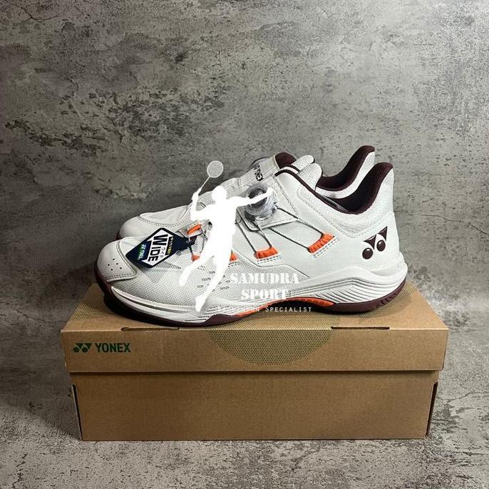 Sepatu Badminton Yonex Power Cushion Shb 88 Dial Wide  / Shb88D3Wex * Light Beige