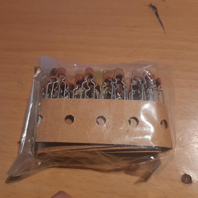 CERAMIC 390PF 390 PF 391 50V - RAIL KERTAS - KAKI BENGKOK SAF12