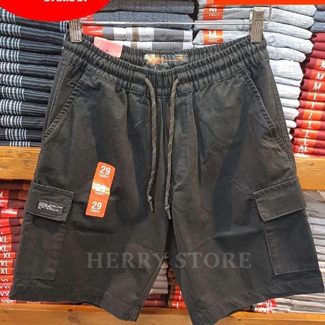 CELANA PENDEK CARDINAL CASUAL REGULER HITAM