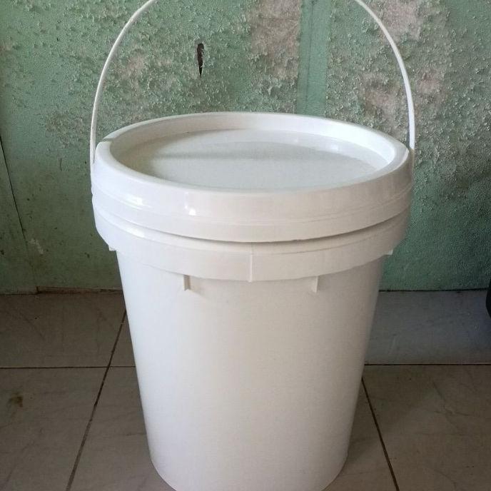 Ember Ukuran 20Kg Kondisi Baru Warna Putih