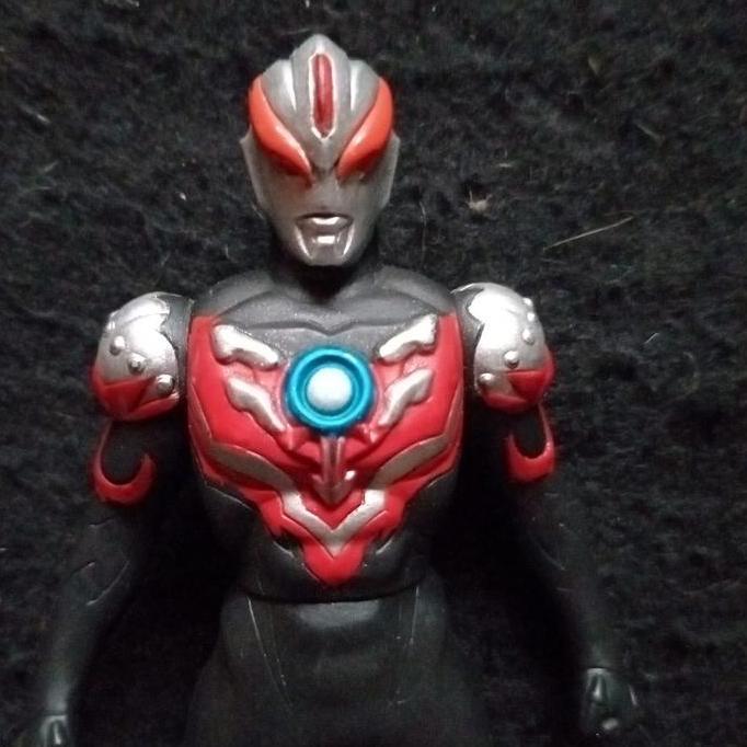 Bandai 14 Cm Ultra Hero Series Ultraman Orb Thunder Breaster