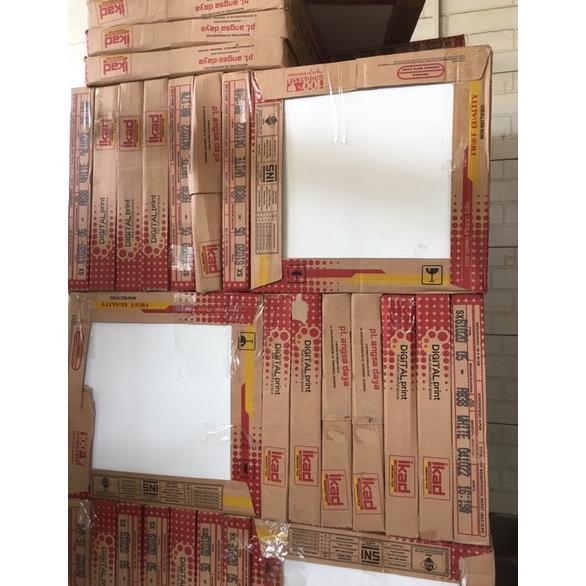 KERAMIK 40X40 PUTIH IKAD IKEMA  keramik 40x40 putih/ kw1 keramik 40x40 putih polos (glosy)/keramik l