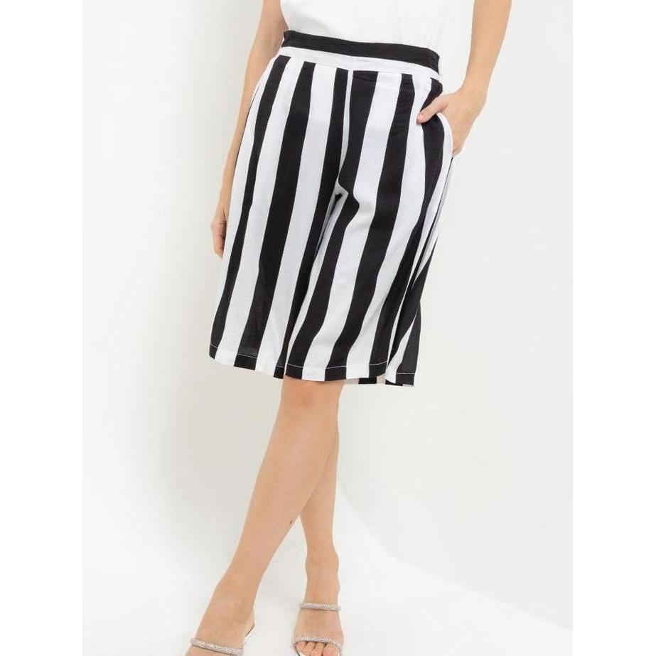 Arjuna Weda Celana Pendek Kulot Motif Garis Besar - Bahan Rayon