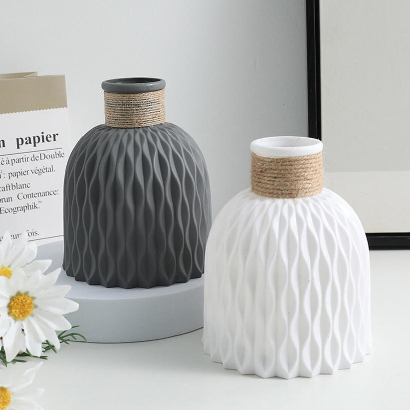 Vas Bunga Minimalis Plastik Nordic Aesthetic / Vas Bunga Ulir Kecil Plastik Aesthetic Dekorasi Ruang