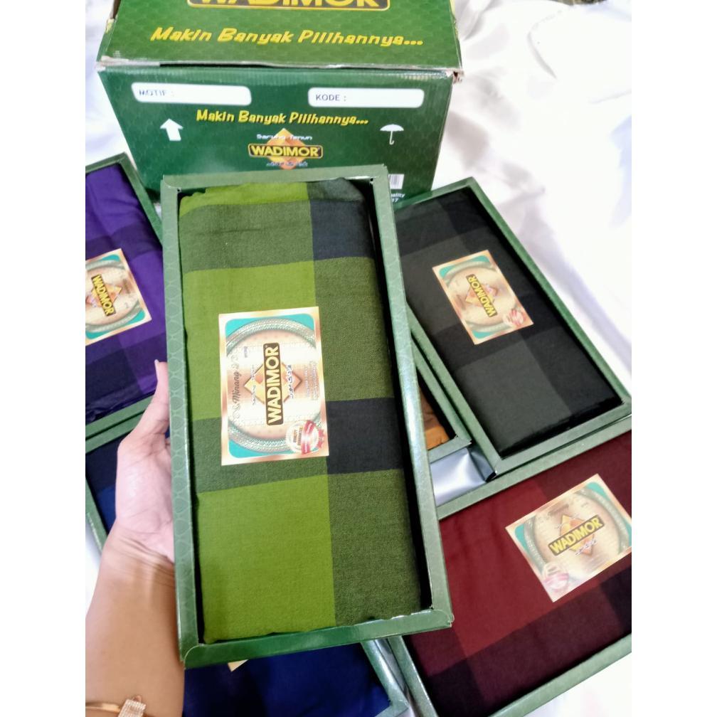 Limited Wadimor Manise Sarung Pria Dewasa Termurah Motif Kotak Kotak Terbaru
