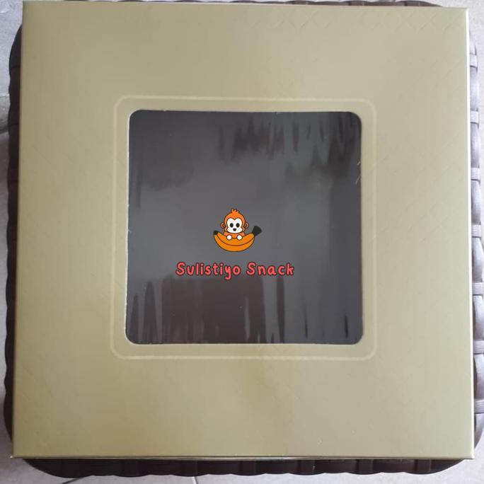 kemasan dus kue warna gold emboss uk 20x20x8cm