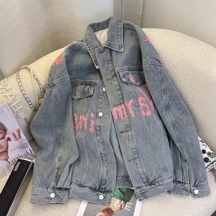 TERMURAH Jaket Denim Wanita Dengan Pola Tulisan Kekinian / Jaket Denim Wanita Dengan Gaya Modern / J