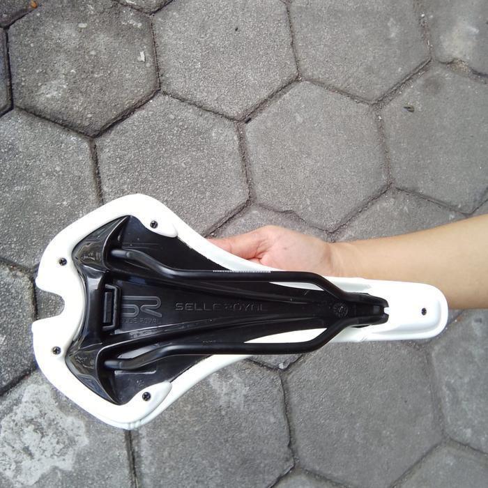 Saddle Sepeda Putih Kulit Selle Royal Seta White Mtb Roadbike Seli Rb Original Dan Terpercaya