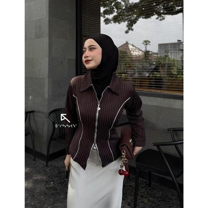 Bebasaja- Farsa Label - Dyffa Zipper Shirt Stripe Fit Korean Style