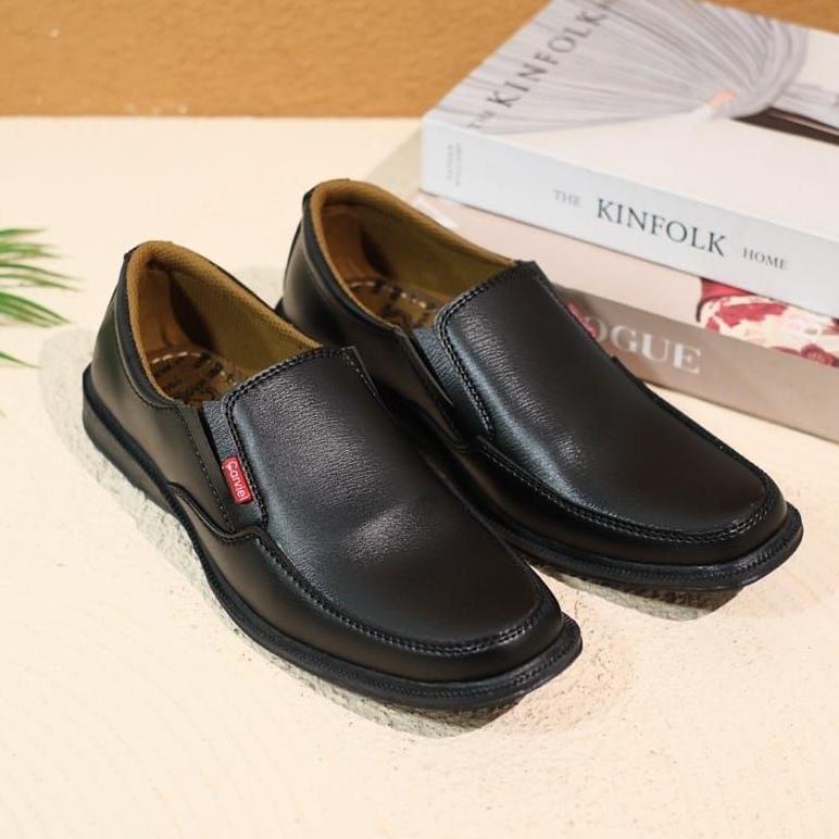 CUCI GUDANG Sepatu Pantofel Kulit KICKERS / Sepatu Kantor Terbaru