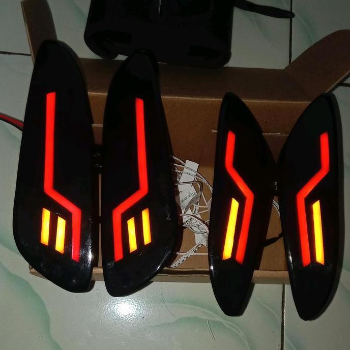 sein custom ala ala Vespa metic sprint senja merah sein kunin lampu sein vespa metic Lampu