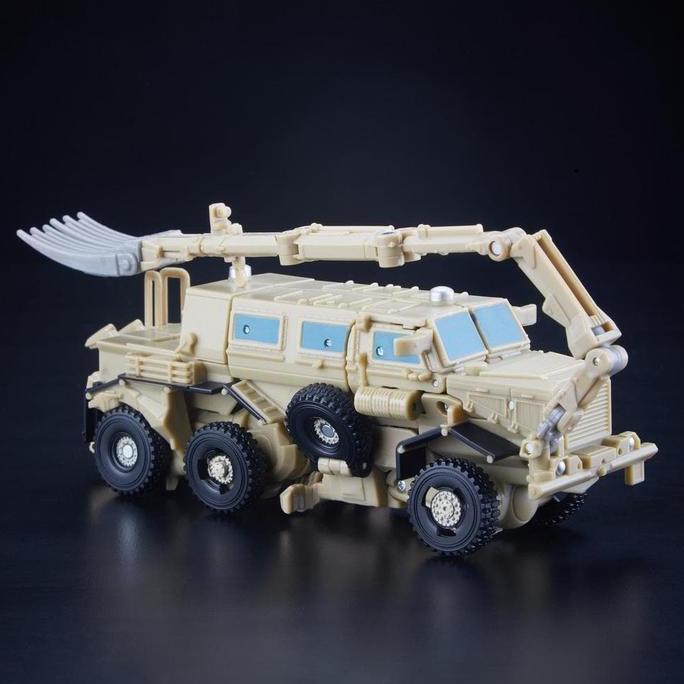 mainan - HASBRO, Transformers Studio Series 33 Voyager Class Bonecrusher ( Bad Box ) Diskon