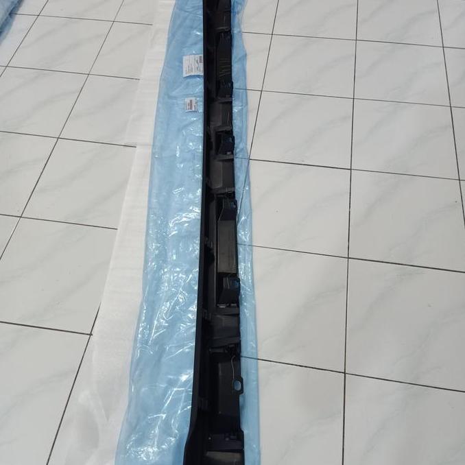 Side skirt SIDESKIRT innova V orinal
