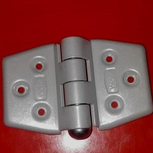 Promo Engsel Tengah Pintu Garasi Wina