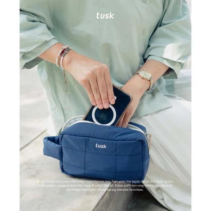 Tusk Bag Tas Make Up Wanita Pouch Travel kosmetik Soyu Water Resistant