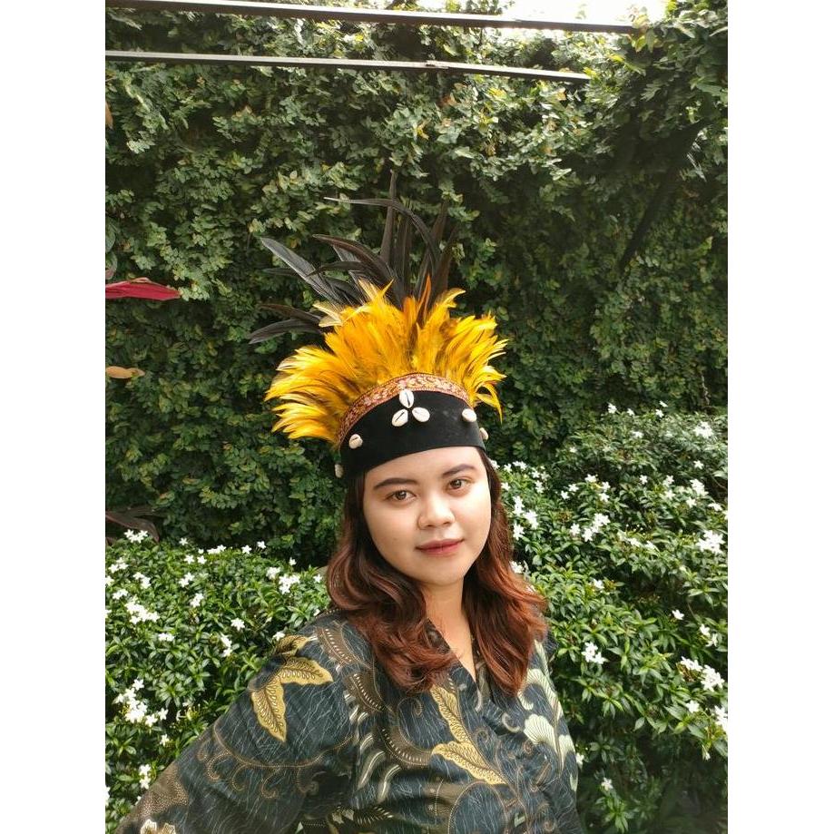 Hiasan Kepala Topi Adat Papua Kerang Coklat Merah