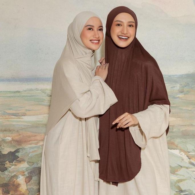 Lozy Hijab - Lesti Instan Bandana Syari Lozy x Lesti Kejora (Pashmina Instan Bandana Bahan Viscose R