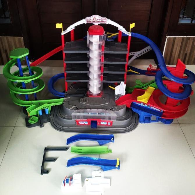 Figure Massive Majorette Super City Garage Track