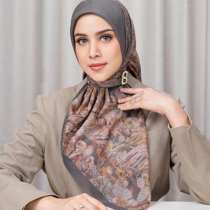 [CUCI GUDANG] Buttonscarves Yucca Stone XL (Syari).