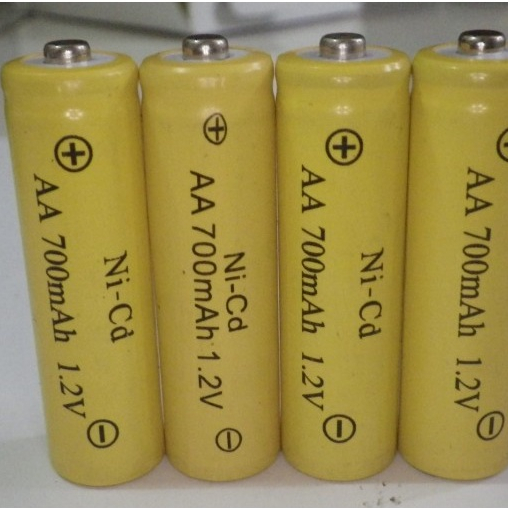 4 PCS BATERAI NI-CD AA 700 MAH 1.2V