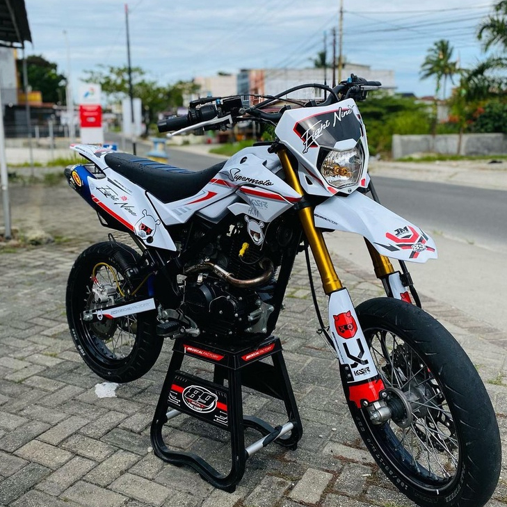 DECAL DTRACKER KLX SUPERMOTO PUTIH