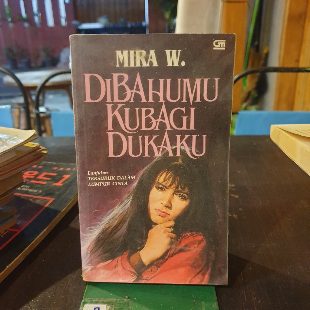 Buku Dibahumu kubagi Dukaku - Mira W - Original