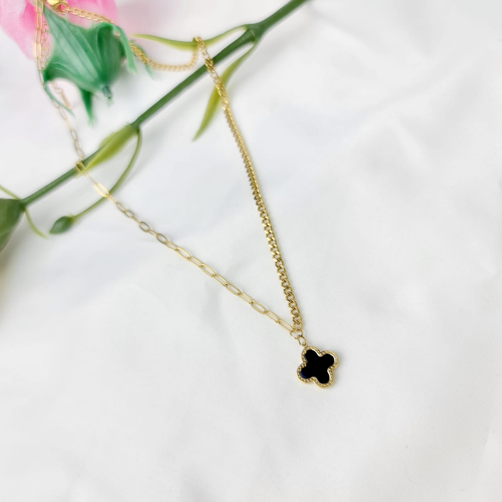 kalung wanita model clover hitam simple rantai variasi anti karat