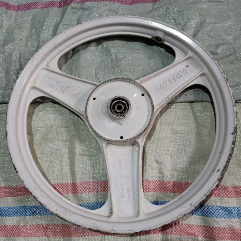 velg pelek depan Daytona tromol palang 3 tiga