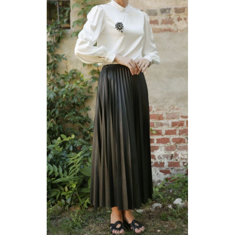 NEW SALE  Shopia skirt black size L wearing klamby abbey blouse hampton lexica