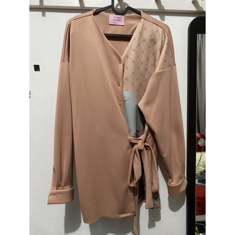 preloved Top Ria miranda x Cottonink