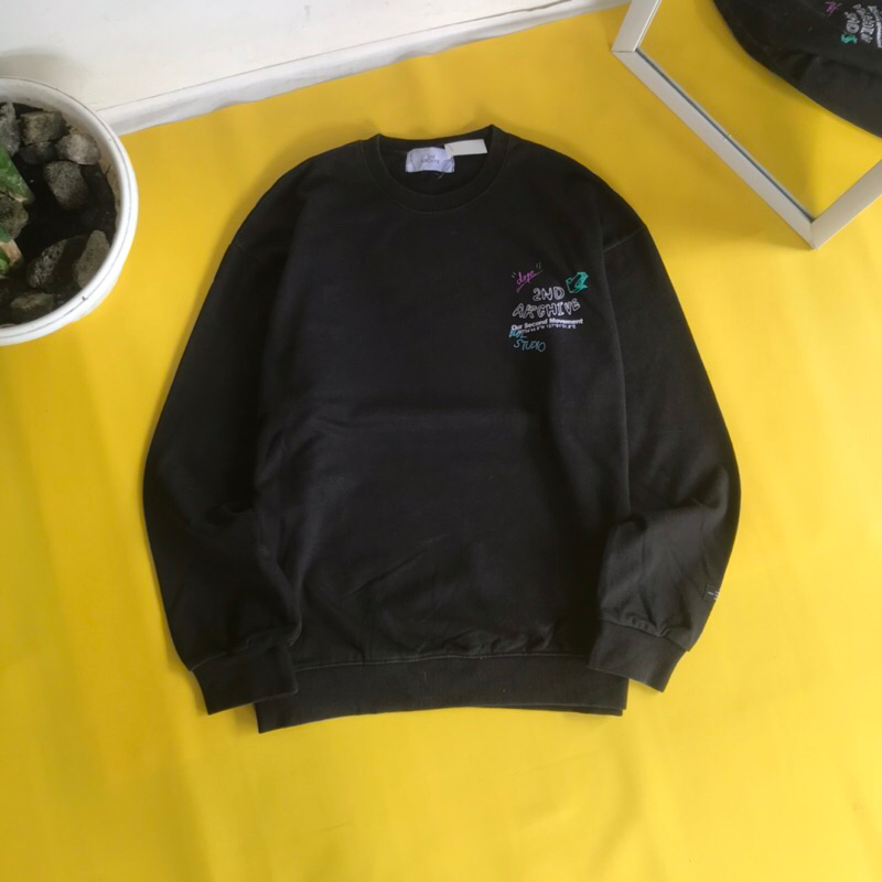 SWEATER CREWNECK 2ND ARCHIVE / SIZE L / HITAM