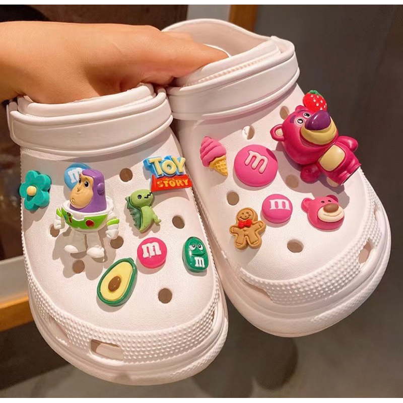 [BACA DESC] JIBBITZ CROCS AKSESORIS PIN SANDAL CROCS 1 SET |  LOTSO & BUZZ LIGHT YEAR | TOY STORY