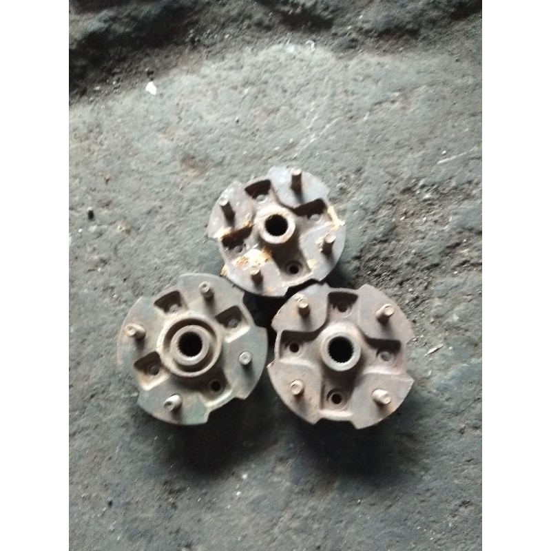 Nap roda depan daihatsu charade g10 / g11 original