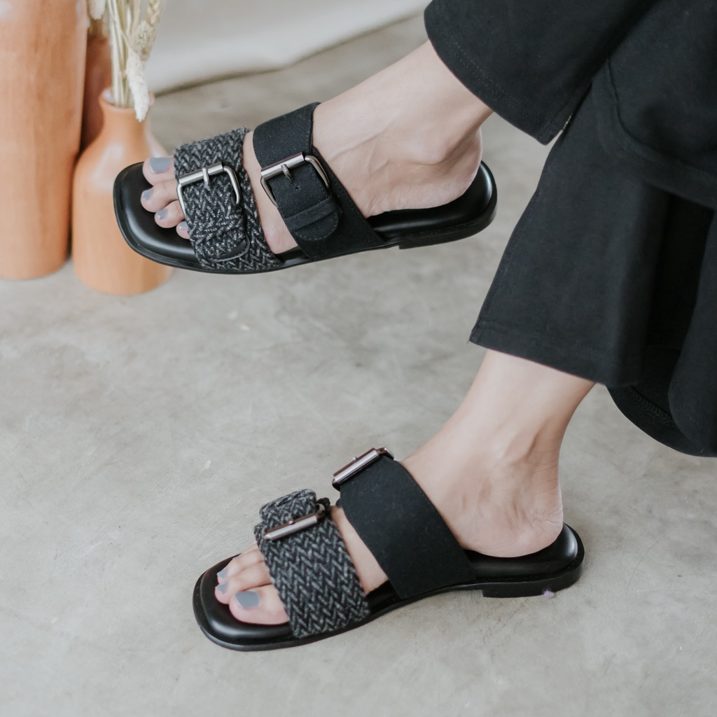 Dianable - Anjani Black Flat Sandal
